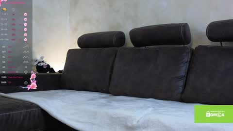 Snapshot of happyvivy chatting on 01/23/25, 10:22 Vivy online show from 01/23/25, 10:22