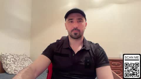 Snapshot of hard_to_obey chatting on 04/29/26, 06:14 Vadim online show from 04/29/26, 06:14