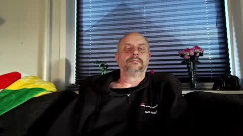 MrLazy online show from 06/09/26, 06:19