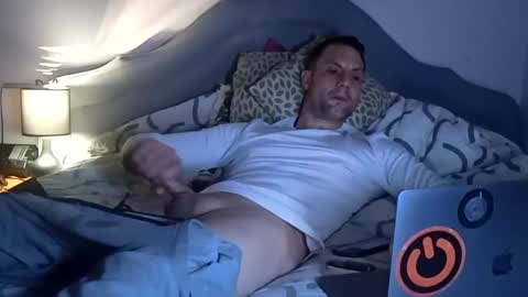 Snapshot of hardnstyle chatting on 12/14/24, 08:13 HARD AND STYLE online show from 12/14/24, 08:13