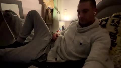 Snapshot of hardnstyle chatting on 01/17/25, 05:00 HARD AND STYLE online show from 01/17/25, 05:00