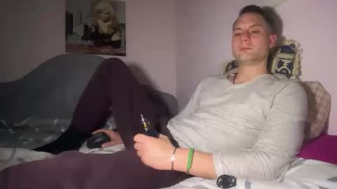 Snapshot of hardnstyle chatting on 03/10/25, 01:56 HARD AND STYLE online show from 03/10/25, 01:56