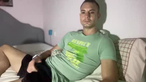 Snapshot of hardnstyle chatting on 09/14/25, 03:33 HARD AND STYLE online show from 09/14/25, 03:33