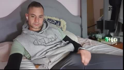 Snapshot of hardnstyle chatting on 11/11/25, 04:29 HARD AND STYLE online show from 11/11/25, 04:29