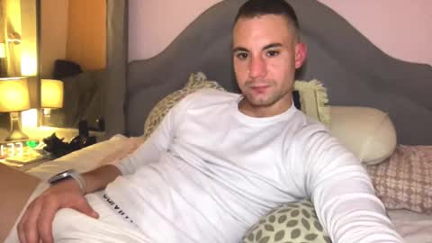 Snapshot of hardnstyle chatting on 12/04/25, 12:31 HARD AND STYLE online show from 12/04/25, 12:31