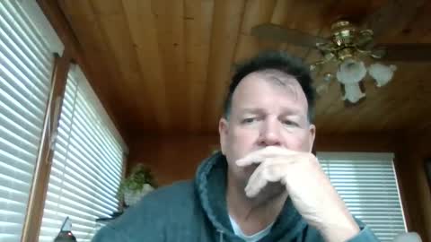 Snapshot of hardsweetandsticky chatting on 12/16/24, 06:49 HSS online show from 12/16/24, 06:49