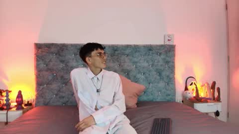 H A R I   A N D R E online show from 01/07/26, 01:13