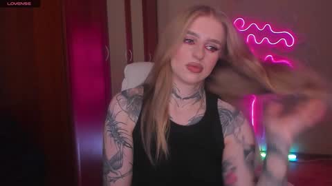 Snapshot of harley_kimm chatting on 12/07/24, 05:59 Julia online show from 12/07/24, 05:59