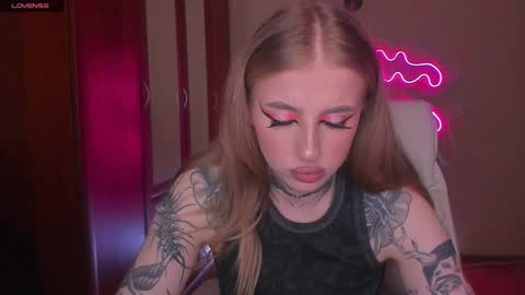 Snapshot of harley_kimm chatting on 12/08/24, 05:50 Julia online show from 12/08/24, 05:50