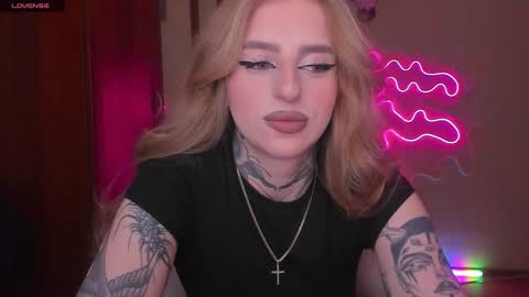 Snapshot of harley_kimm chatting on 12/14/24, 05:40 Julia online show from 12/14/24, 05:40