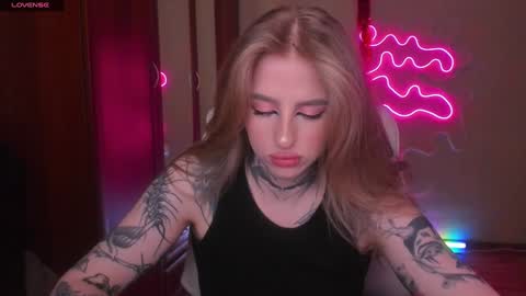 Snapshot of harley_kimm chatting on 12/22/24, 05:56 Julia online show from 12/22/24, 05:56