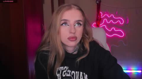 Snapshot of harley_kimm chatting on 01/03/25, 05:28 Julia online show from 01/03/25, 05:28