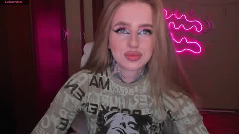 Snapshot of harley_kimm chatting on 01/24/25, 05:42 Julia online show from 01/24/25, 05:42