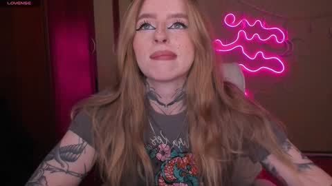 Snapshot of harley_kimm chatting on 01/26/25, 05:23 Julia online show from 01/26/25, 05:23