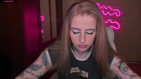 Snapshot of harley_kimm chatting on 01/27/25, 05:03 Julia online show from 01/27/25, 05:03