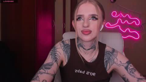 Snapshot of harley_kimm chatting on 01/31/25, 04:58 Julia online show from 01/31/25, 04:58