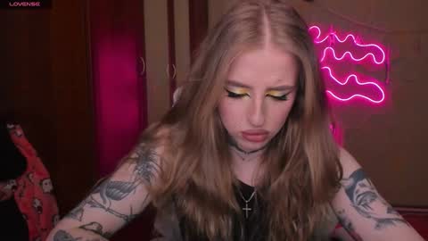 Snapshot of harley_kimm chatting on 02/01/25, 05:07 Julia online show from 02/01/25, 05:07