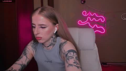 Snapshot of harley_kimm chatting on 02/02/25, 05:10 Julia online show from 02/02/25, 05:10