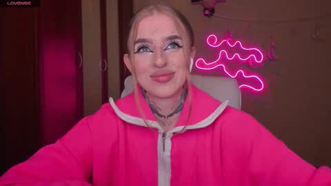 Snapshot of harley_kimm chatting on 02/17/25, 05:14 Julia online show from 02/17/25, 05:14