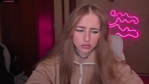 Snapshot of harley_kimm chatting on 02/27/25, 05:13 Julia online show from 02/27/25, 05:13