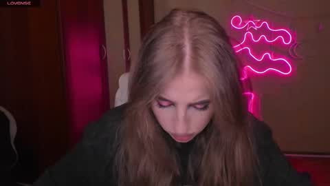 Snapshot of harley_kimm chatting on 03/08/25, 05:07 Julia online show from 03/08/25, 05:07