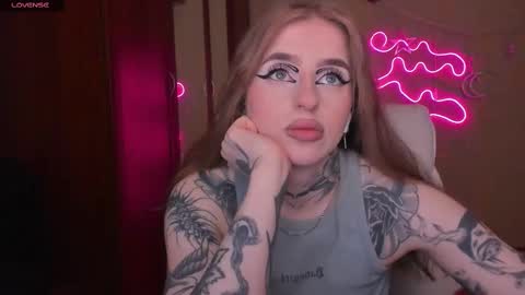 Snapshot of harley_kimm chatting on 03/12/25, 05:46 Julia online show from 03/12/25, 05:46