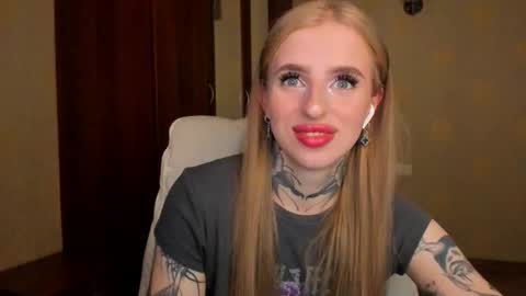 Snapshot of harley_kimm chatting on 09/12/25, 05:40 Julia online show from 09/12/25, 05:40