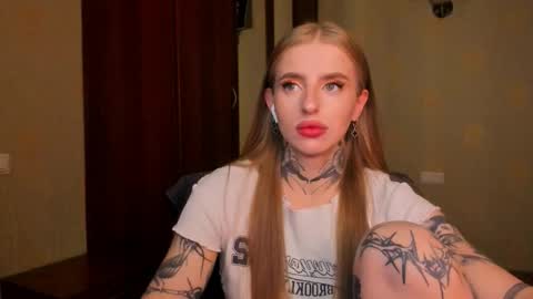 Snapshot of harley_kimm chatting on 09/15/25, 05:29 Julia online show from 09/15/25, 05:29