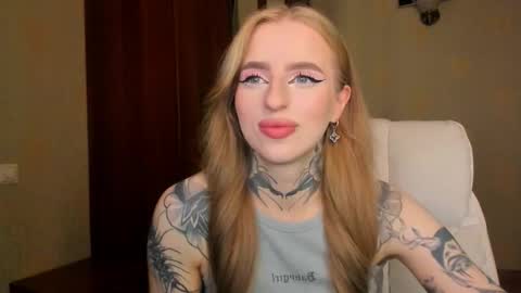 Snapshot of harley_kimm chatting on 09/21/25, 05:31 Julia online show from 09/21/25, 05:31