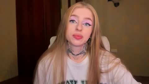 Snapshot of harley_kimm chatting on 09/25/25, 05:44 Julia online show from 09/25/25, 05:44