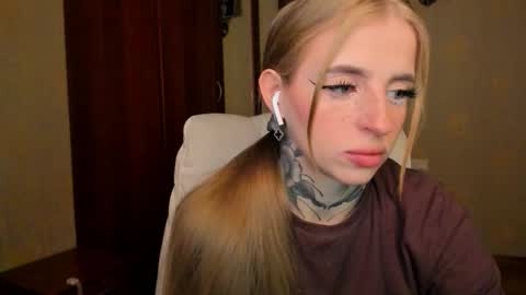 Snapshot of harley_kimm chatting on 09/29/25, 05:23 Julia online show from 09/29/25, 05:23