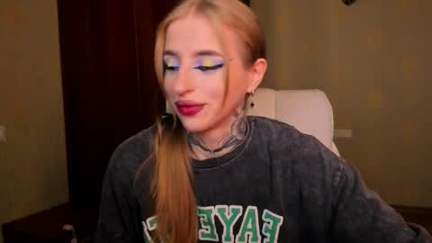 Snapshot of harley_kimm chatting on 10/06/25, 05:16 Julia online show from 10/06/25, 05:16