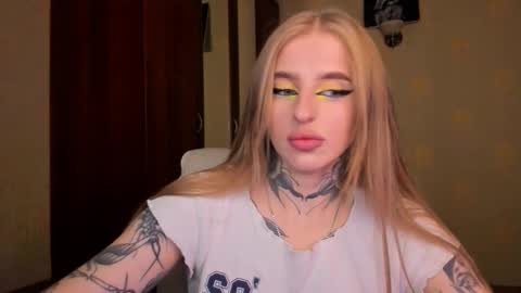 Snapshot of harley_kimm chatting on 10/07/25, 05:48 Julia online show from 10/07/25, 05:48