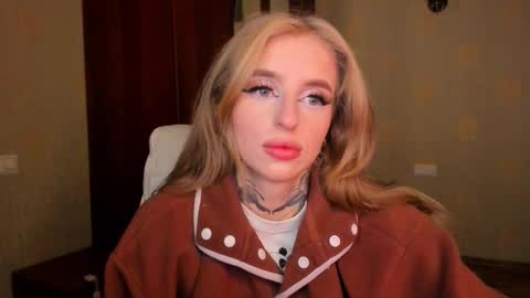 Snapshot of harley_kimm chatting on 10/10/25, 05:39 Julia online show from 10/10/25, 05:39