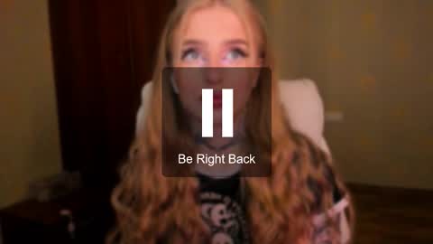 Snapshot of harley_kimm chatting on 10/19/25, 05:19 Julia online show from 10/19/25, 05:19