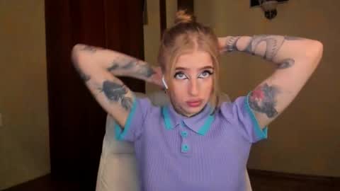 Julia online show from 11/09/25, 05:50