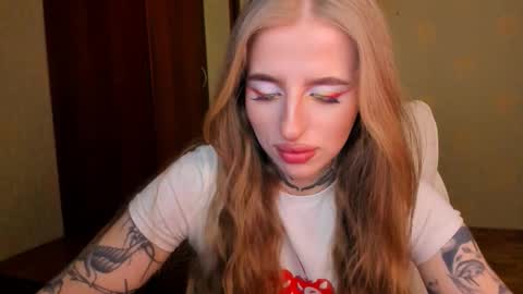 Julia online show from 02/06/26, 04:39