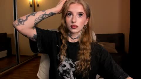 Julia online show from 04/24/26, 04:48