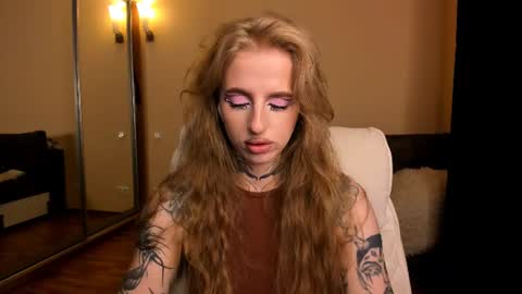 Julia online show from 07/05/26, 05:47