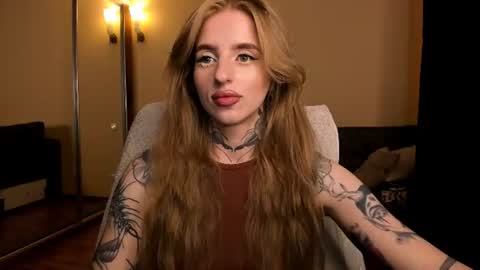 Julia online show from 07/11/26, 06:05