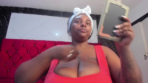 Snapshot of harleyevaans chatting on 01/13/25, 12:13 Harley Evaans online show from 01/13/25, 12:13