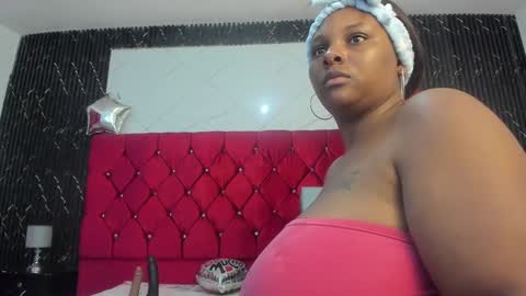 Snapshot of harleyevaans chatting on 02/18/25, 12:06 Harley Evaans online show from 02/18/25, 12:06