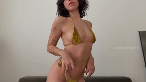 Snapshot of harlow_xo chatting on 01/11/26, 03:17 Harlow online show from 01/11/26, 03:17