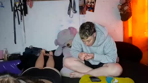    online show from 02/06/25, 08:56