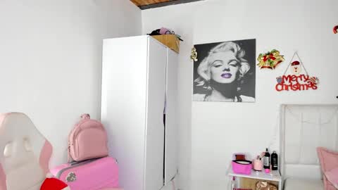 vanessa online show from 12/04/24, 09:24