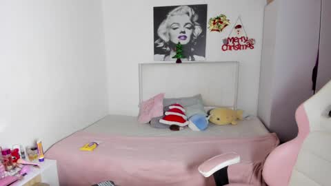 vanessa online show from 01/06/25, 04:13