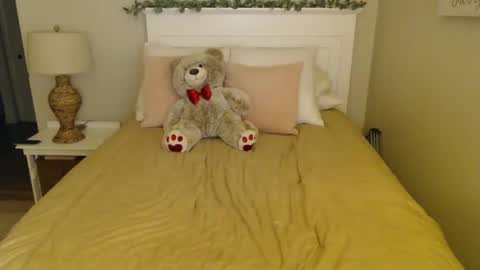 Snapshot of harmony_rose_xoxo chatting on 02/19/25, 11:04 Harmony online show from 02/19/25, 11:04