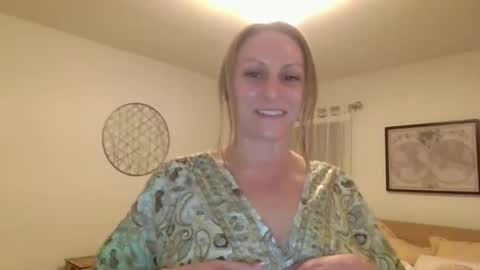 Snapshot of harmony_rose_xoxo chatting on 03/07/25, 02:46 Harmony online show from 03/07/25, 02:46