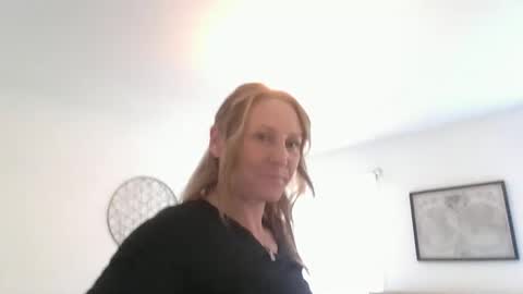 Snapshot of harmony_rose_xoxo chatting on 10/26/25, 04:46 Harmony online show from 10/26/25, 04:46