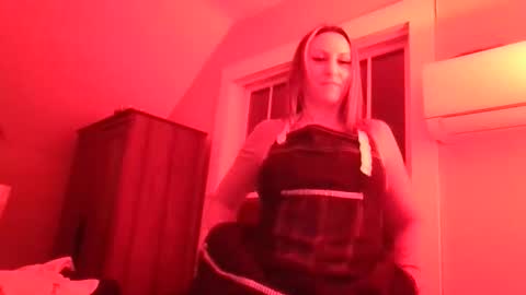 Snapshot of harmony_rose_xoxo chatting on 02/23/26, 01:25 Harmony online show from 02/23/26, 01:25